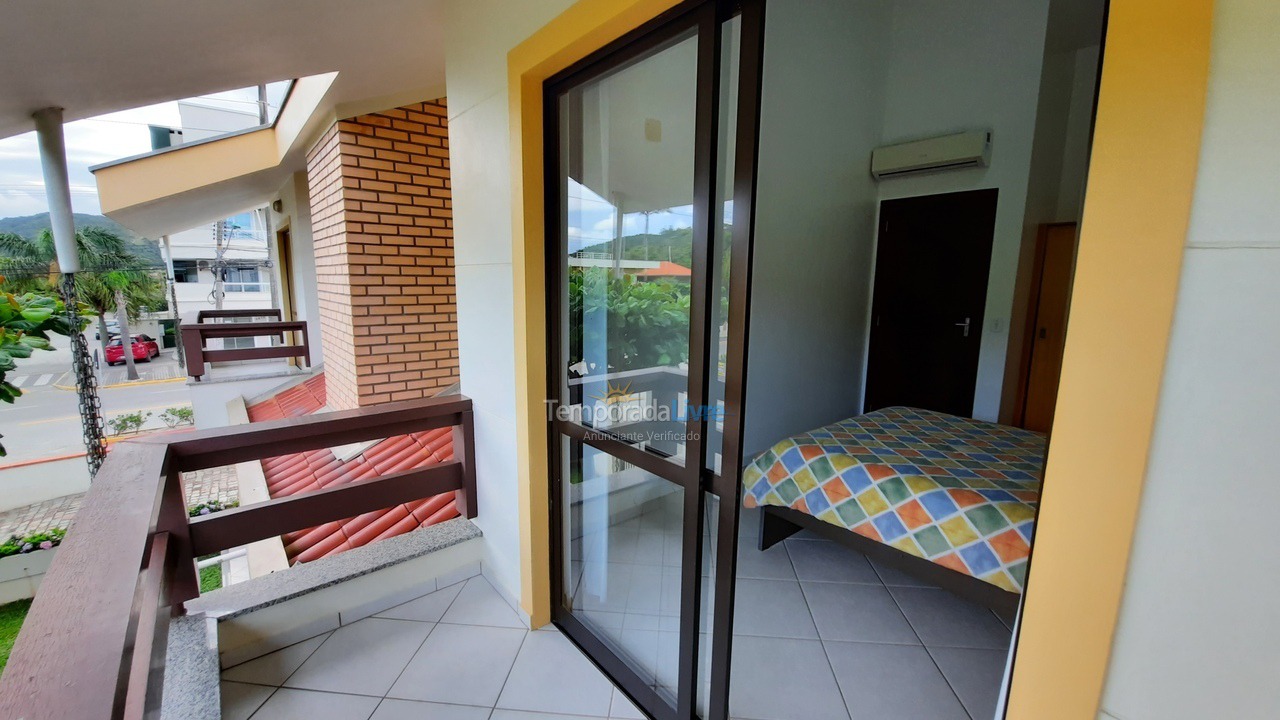Casa para alquiler de vacaciones em Bombinhas (Praia de Bombas)