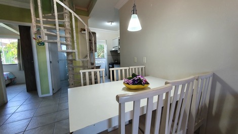 Ático de 2 dormitorios con piscina privada