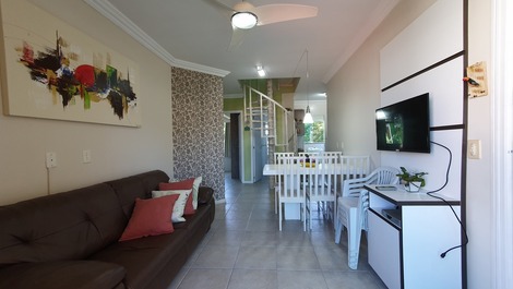 Ático de 2 dormitorios con piscina privada