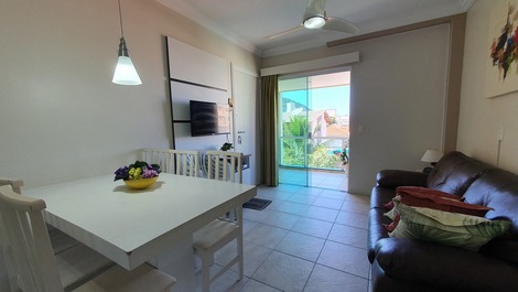 Ático de 2 dormitorios con piscina privada