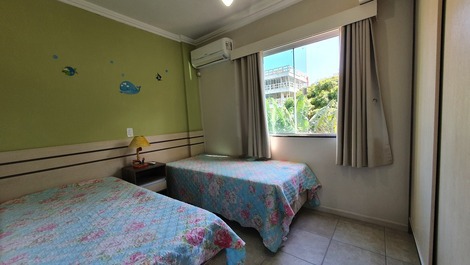 Ático de 2 dormitorios con piscina privada