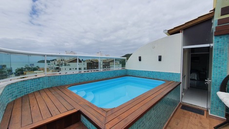 Hermoso ático con vista al mar en Bombinhas