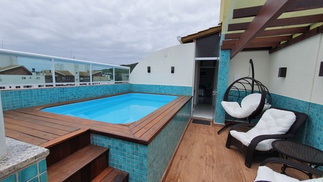 Hermoso ático con vista al mar en Bombinhas