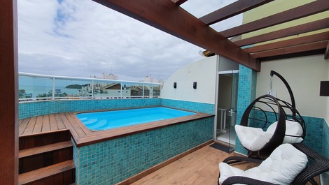 Hermoso ático con vista al mar en Bombinhas