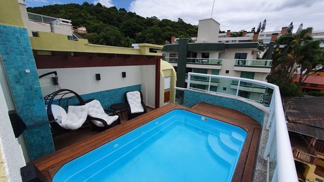 Hermoso ático con vista al mar en Bombinhas