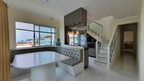 Hermoso ático con vista al mar en Bombinhas