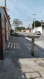 Frente da casa sentido praia