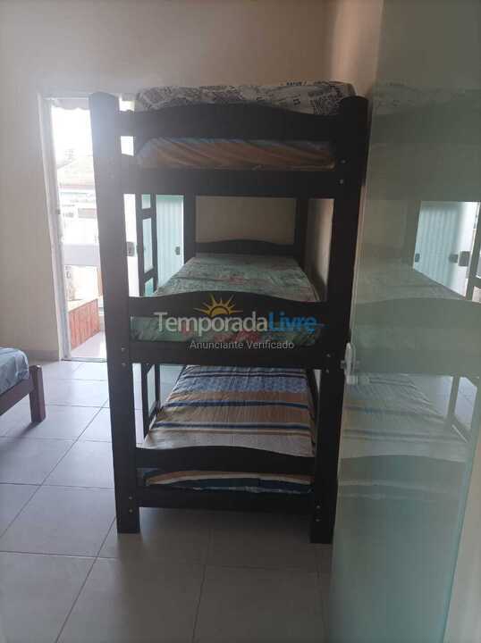 Casa para aluguel de temporada em Mongaguá (Mongaguá)