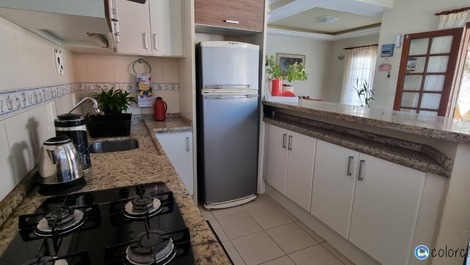 CASA CON PISCINA 3 HABITACIONES a 600 metros del mar.