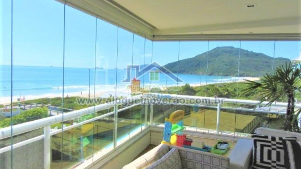 Apartamento para aluguel de temporada em Florianópolis (Praia Brava)