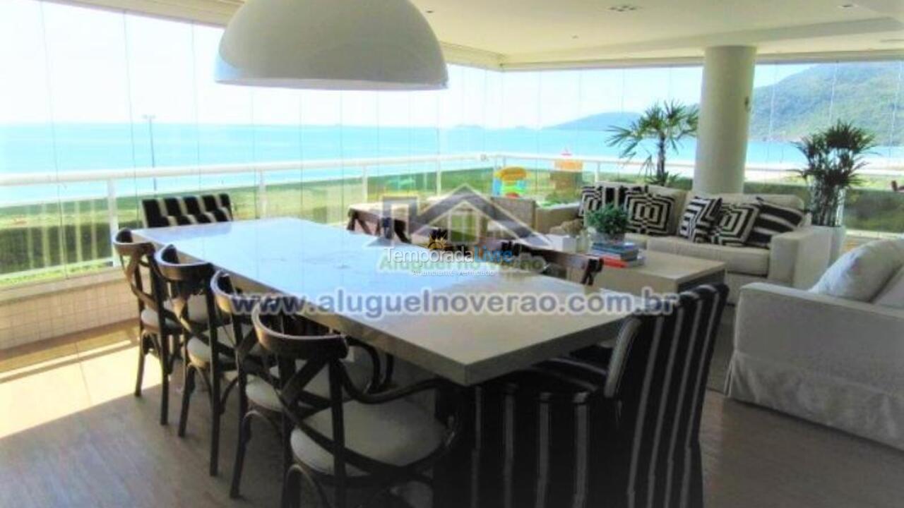 Apartamento para aluguel de temporada em Florianópolis (Praia Brava)