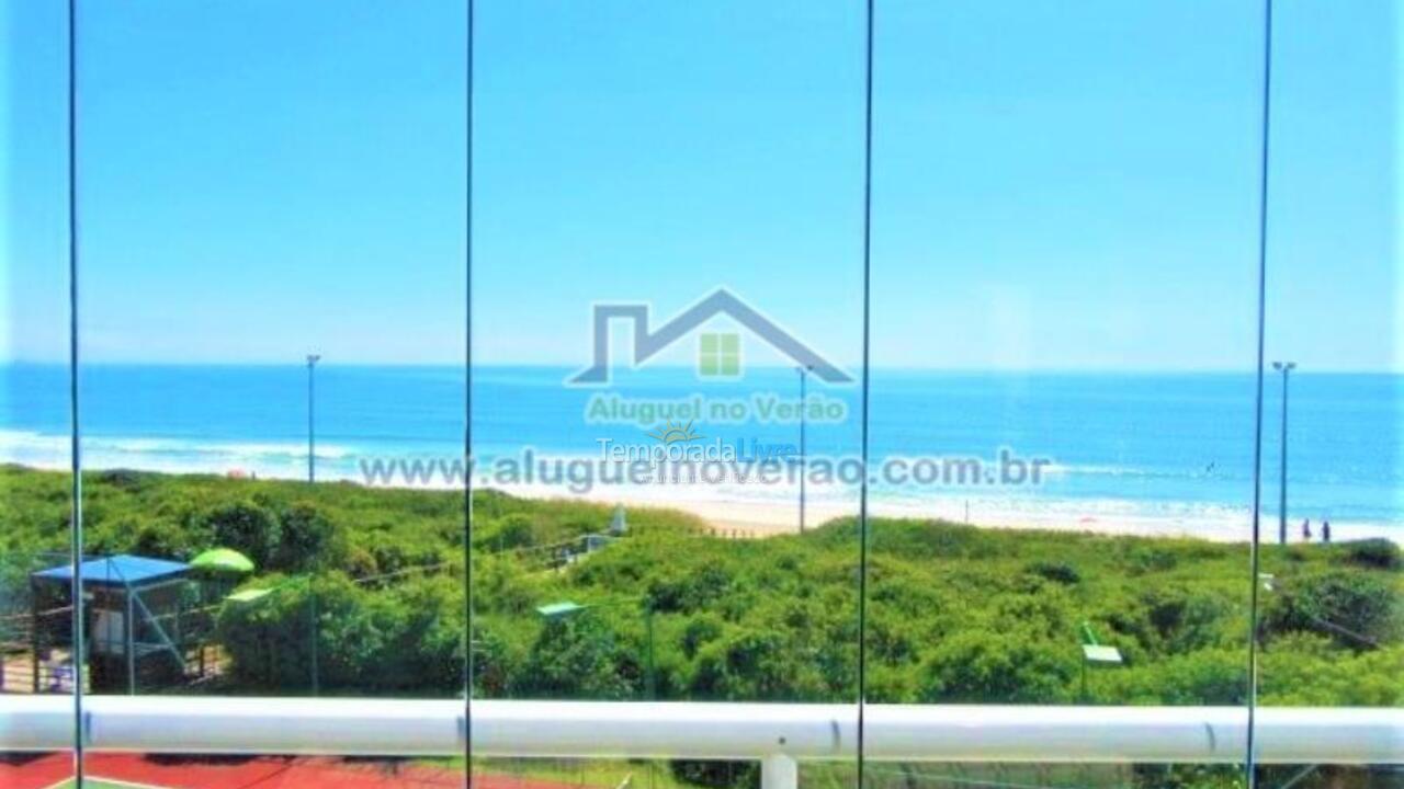 Apartamento para aluguel de temporada em Florianópolis (Praia Brava)