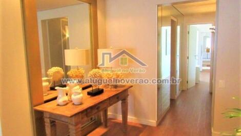 Apartamento TOP de frente ao mar na Praia Brava, Florianópolis.