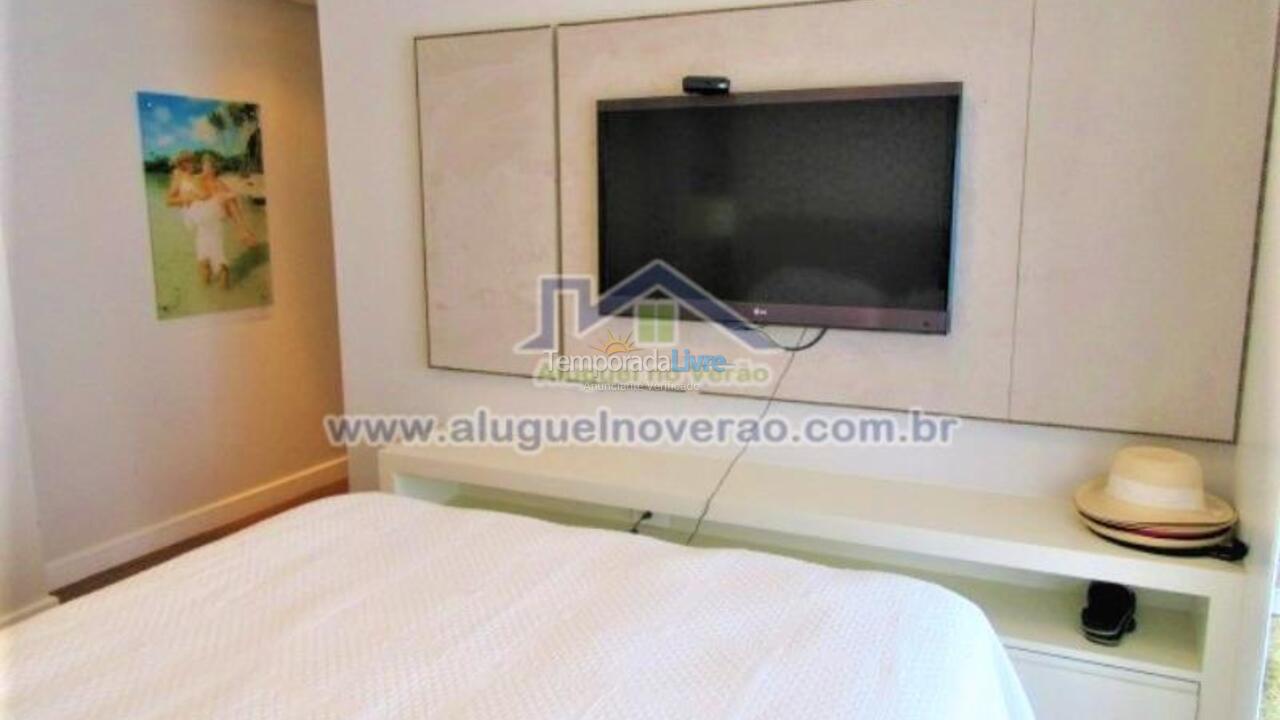Apartamento para aluguel de temporada em Florianópolis (Praia Brava)