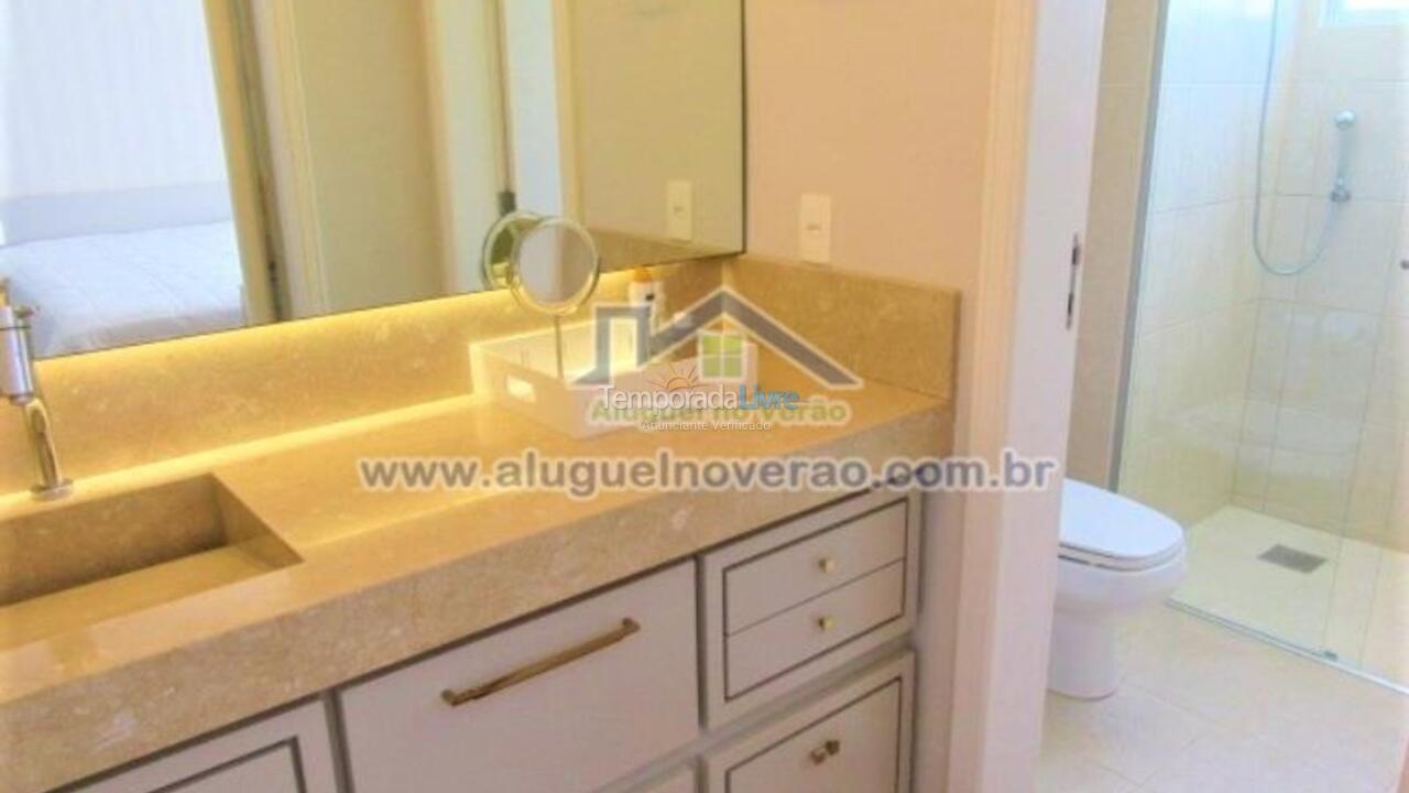 Apartamento para aluguel de temporada em Florianópolis (Praia Brava)