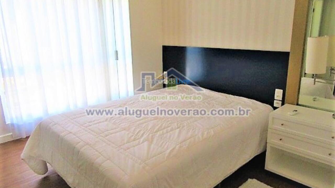 Apartamento para aluguel de temporada em Florianópolis (Praia Brava)