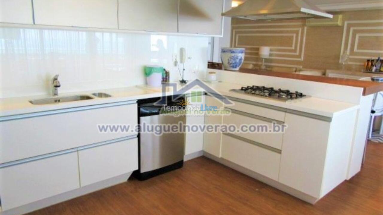 Apartamento para aluguel de temporada em Florianópolis (Praia Brava)
