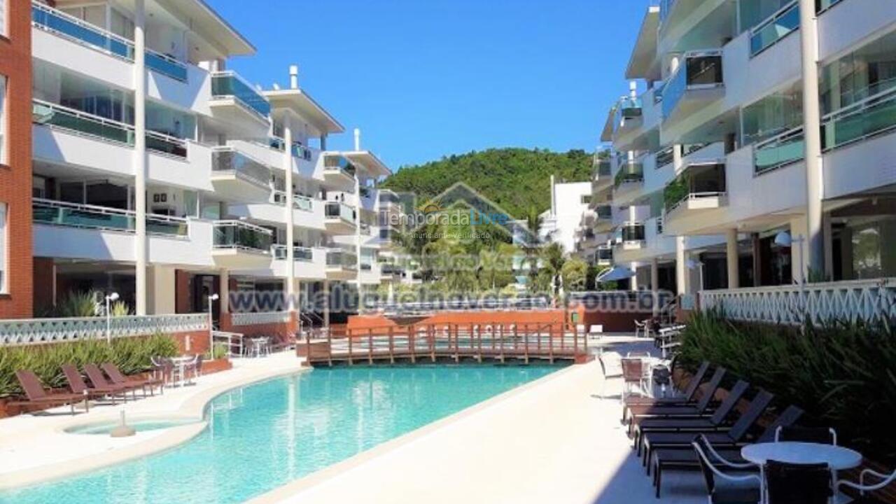 Apartamento para aluguel de temporada em Florianópolis (Praia Brava)