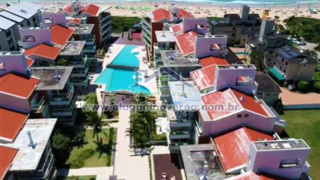 Apartamento para aluguel de temporada em Florianópolis (Praia Brava)