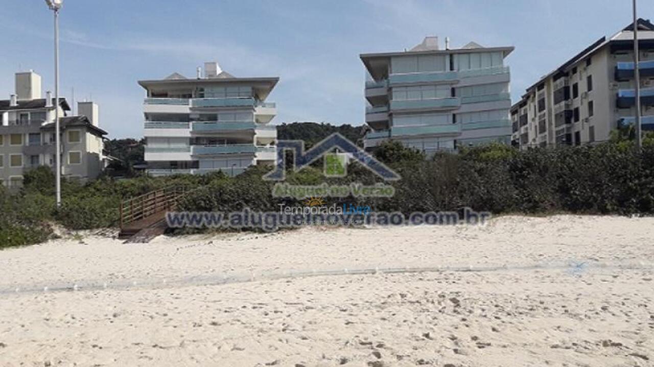 Apartamento para aluguel de temporada em Florianópolis (Praia Brava)