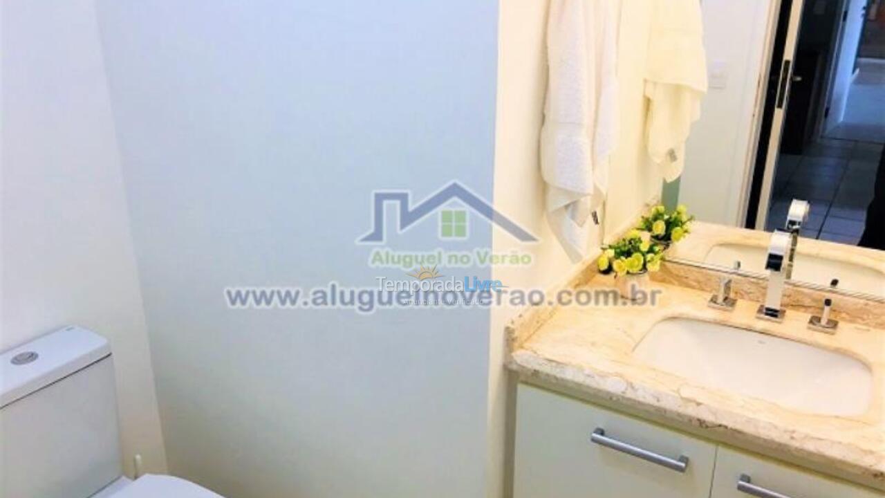Apartamento para aluguel de temporada em Florianópolis (Praia Brava)
