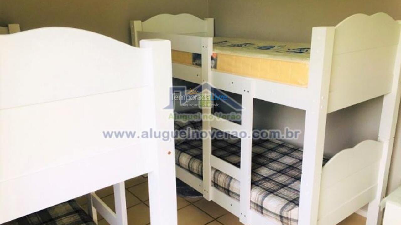 Apartamento para aluguel de temporada em Florianópolis (Praia Brava)