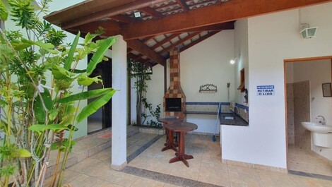 STYLISH HOUSE PRAIA LAZARO WITH 4 BEDROOMS AND 3 SUITES WITH POOL