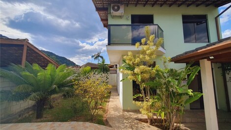 STYLISH HOUSE PRAIA LAZARO WITH 4 BEDROOMS AND 3 SUITES WITH POOL
