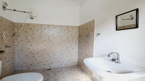 STYLISH HOUSE PRAIA LAZARO WITH 4 BEDROOMS AND 3 SUITES WITH POOL