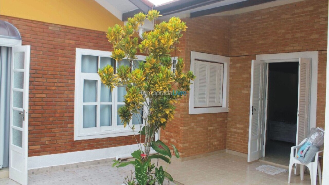 Casa para aluguel de temporada em Ubatuba (Lagoinha)