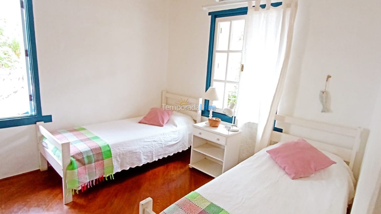 Casa para aluguel de temporada em São Sebastião (Camburi)