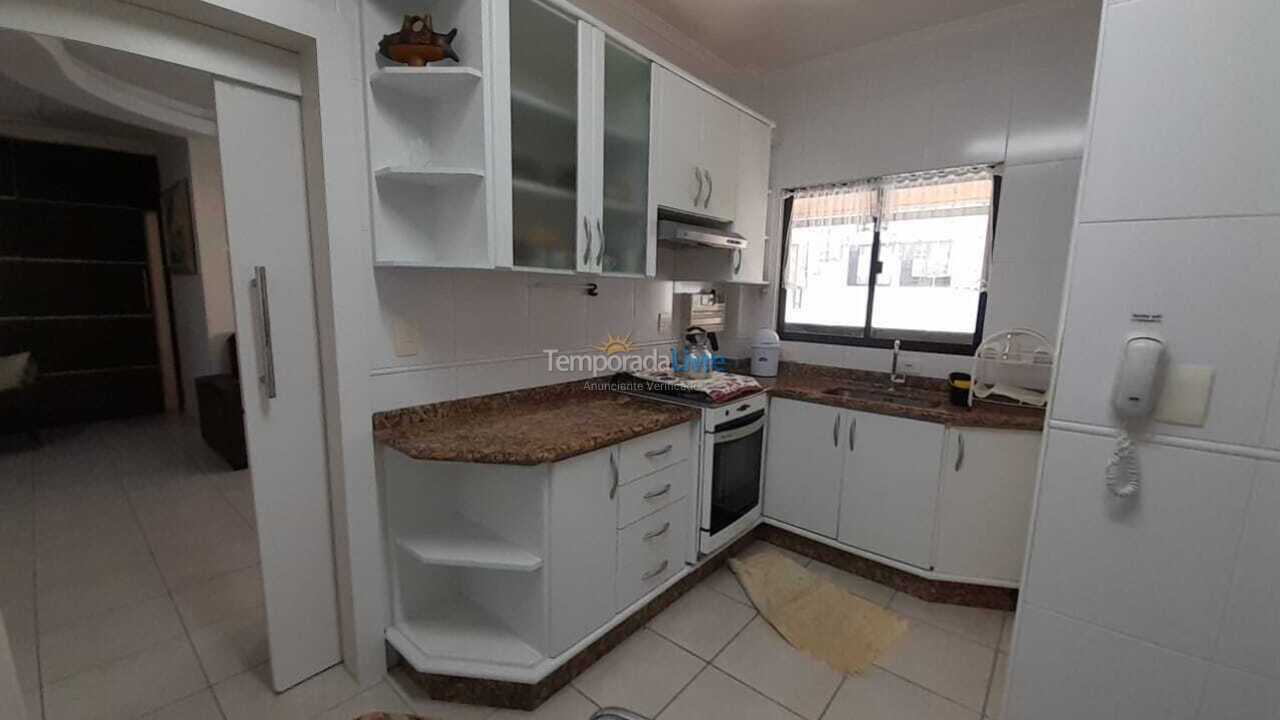 Apartamento para aluguel de temporada em Itapema (Meia Praia)