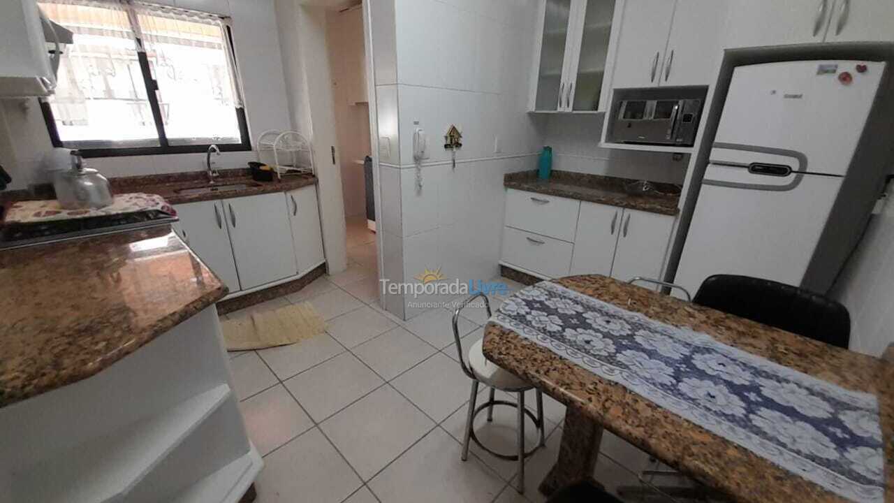 Apartamento para aluguel de temporada em Itapema (Meia Praia)