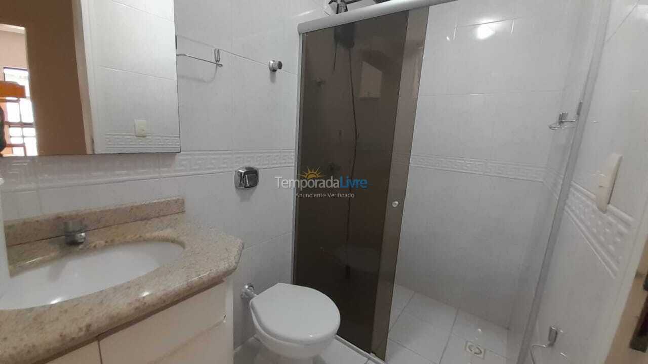 Apartamento para aluguel de temporada em Itapema (Meia Praia)