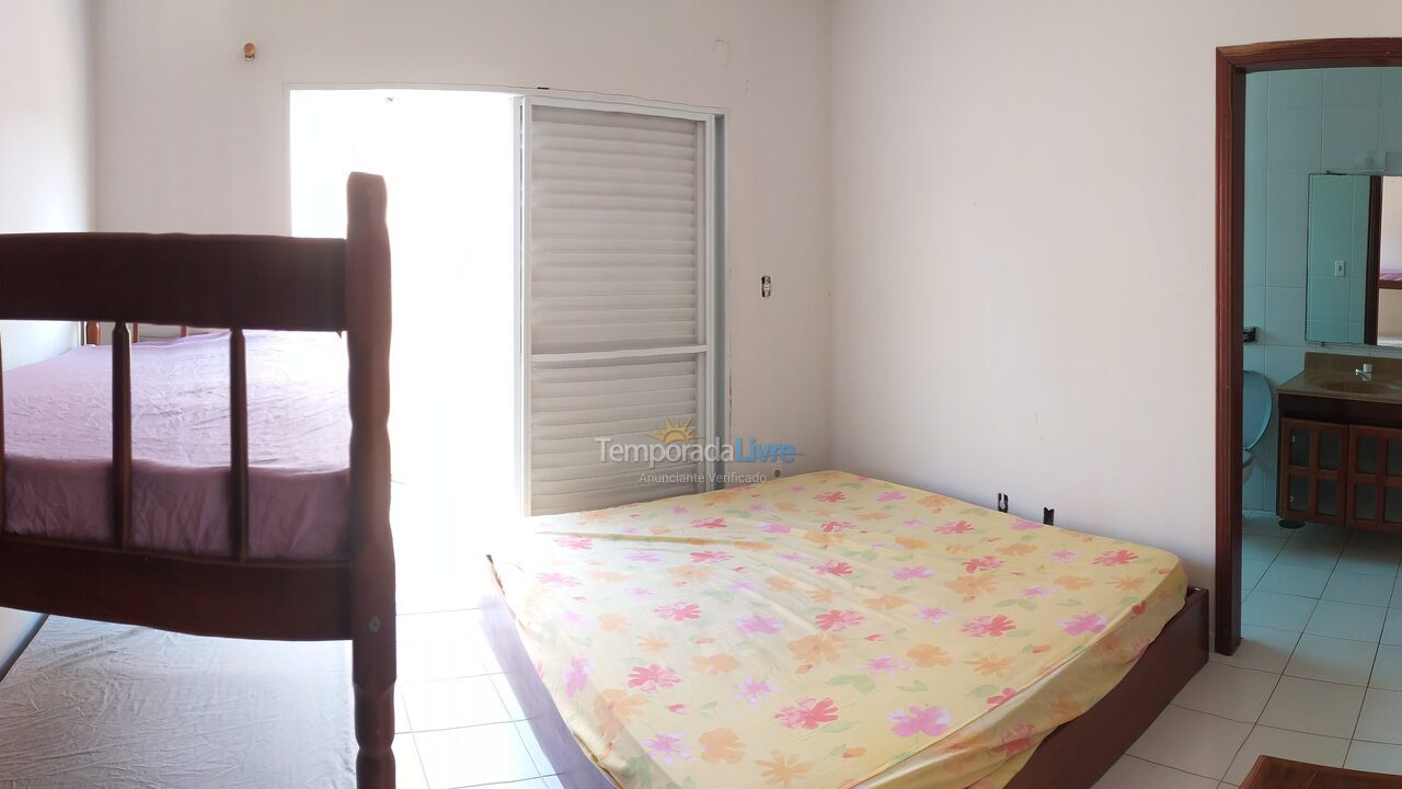 Casa para aluguel de temporada em Guarujá (Jardim Virgínia)