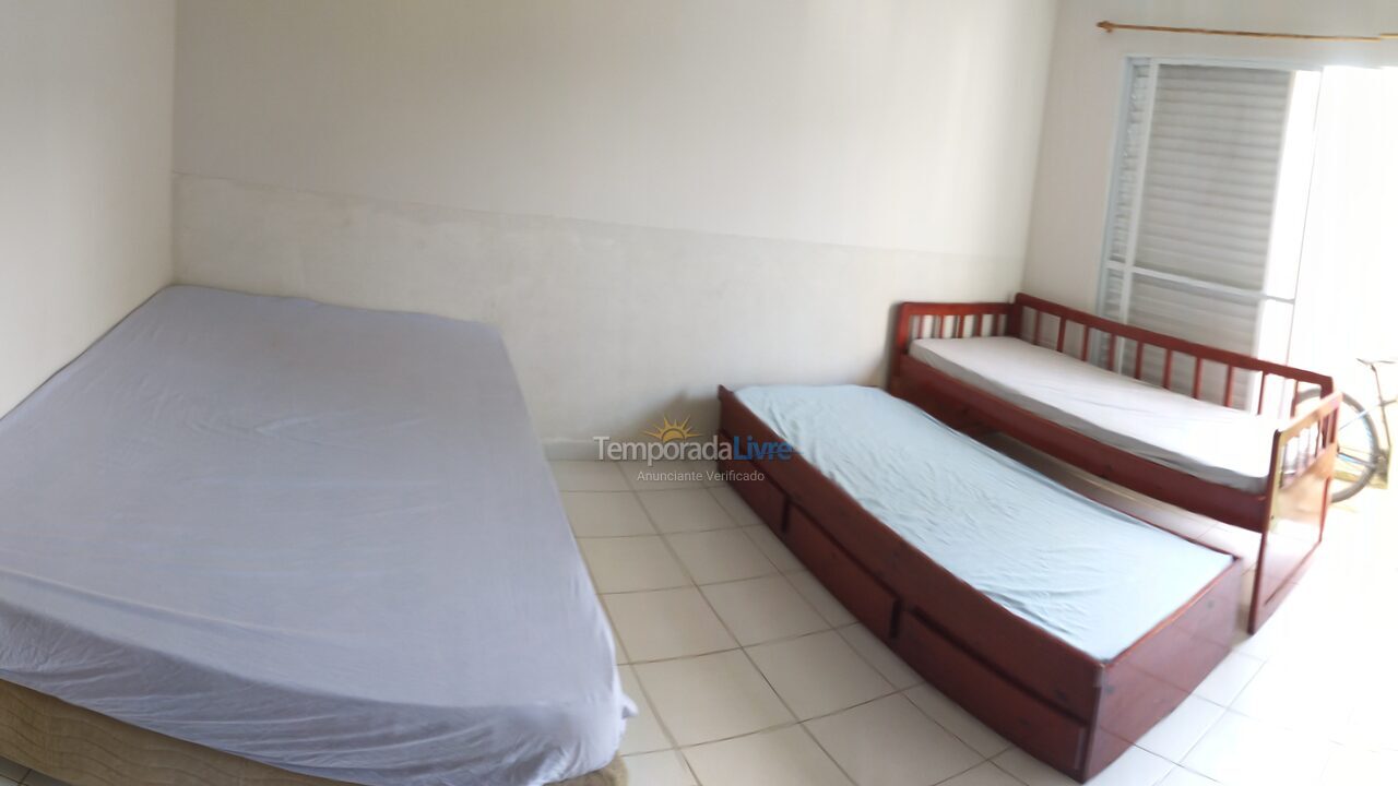 Casa para aluguel de temporada em Guarujá (Jardim Virgínia)