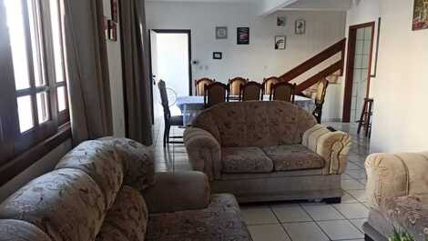 HOUSE IN MARISCAL BOMBINHAS