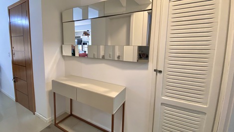 2 Dormitorios na Quadra Mar Churrasqueira a Carvao Mobilia Top