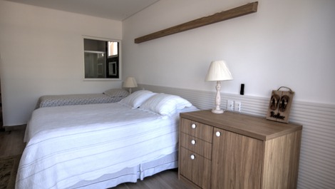 High Standard Rental - Foot in the sand at Juquehy beach