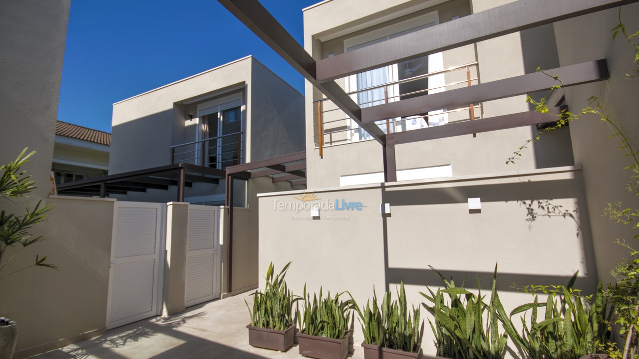 House for vacation rental in São Sebastião (Praia da Baleia)