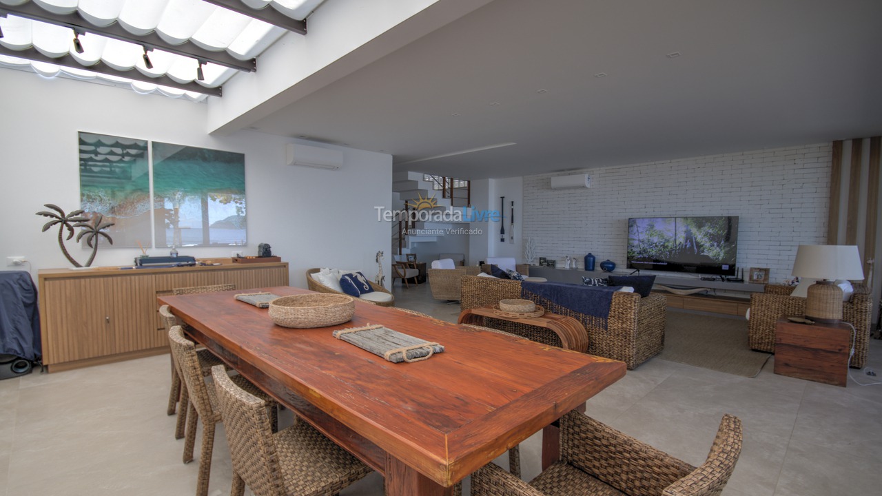House for vacation rental in São Sebastião (Praia da Baleia)