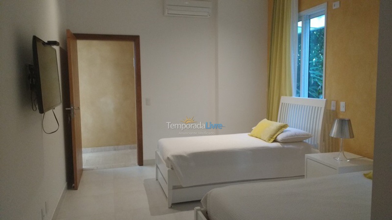 House for vacation rental in São Sebastião (Praia da Baleia)