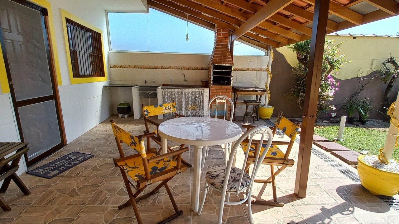 House for vacation rental in Caraguatatuba (Praia das Palmeiras)