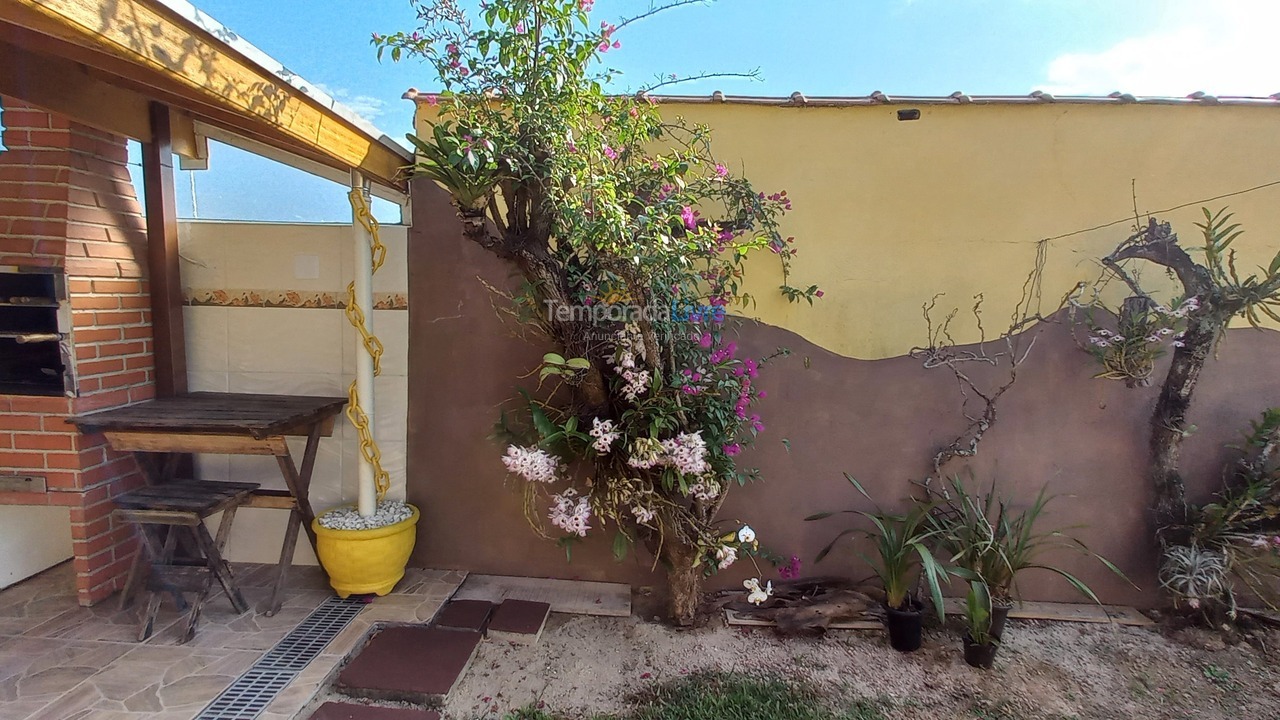 House for vacation rental in Caraguatatuba (Praia das Palmeiras)