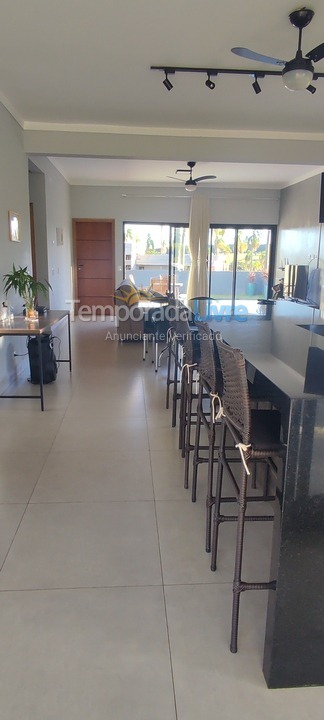 Casa para alquiler de vacaciones em Itaí (Riviera Santa Cristina)