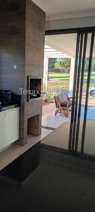 Casa para alquiler de vacaciones em Itaí (Riviera Santa Cristina)