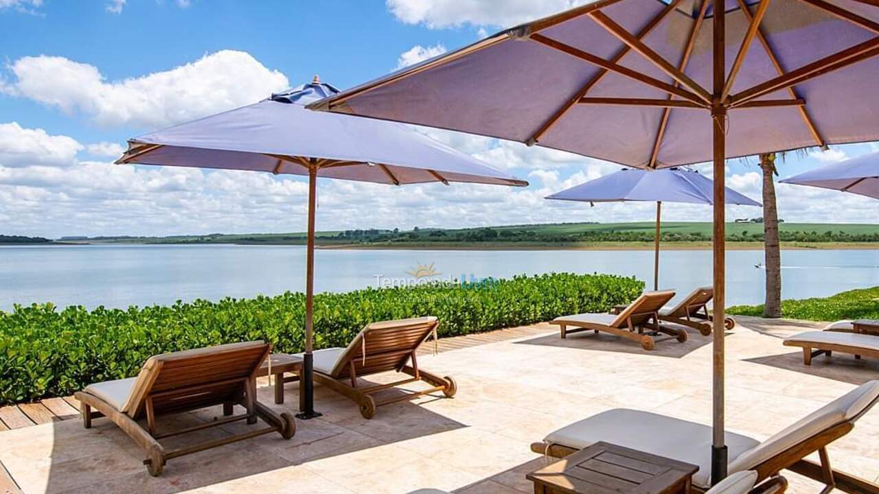 Casa para alquiler de vacaciones em Itaí (Riviera Santa Cristina)