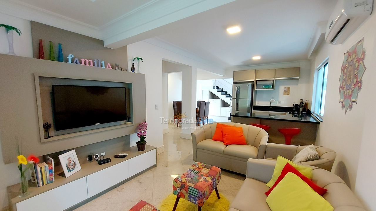 Apartment for vacation rental in Bombinhas (Praia de Bombinhas)