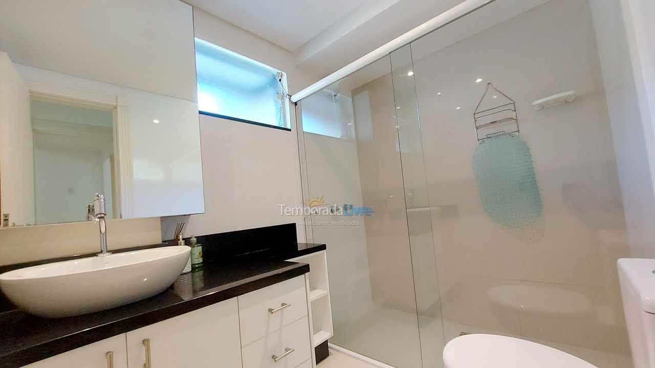 Apartment for vacation rental in Bombinhas (Praia de Bombinhas)