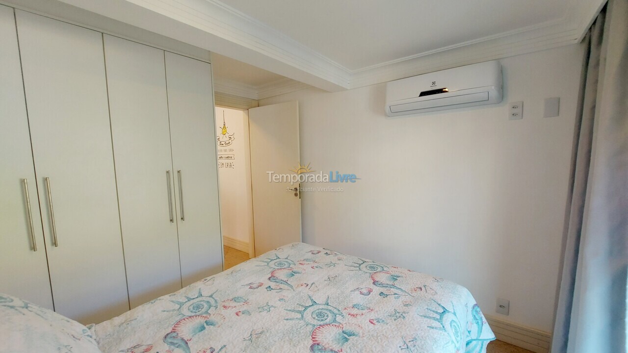 Apartment for vacation rental in Bombinhas (Praia de Bombinhas)